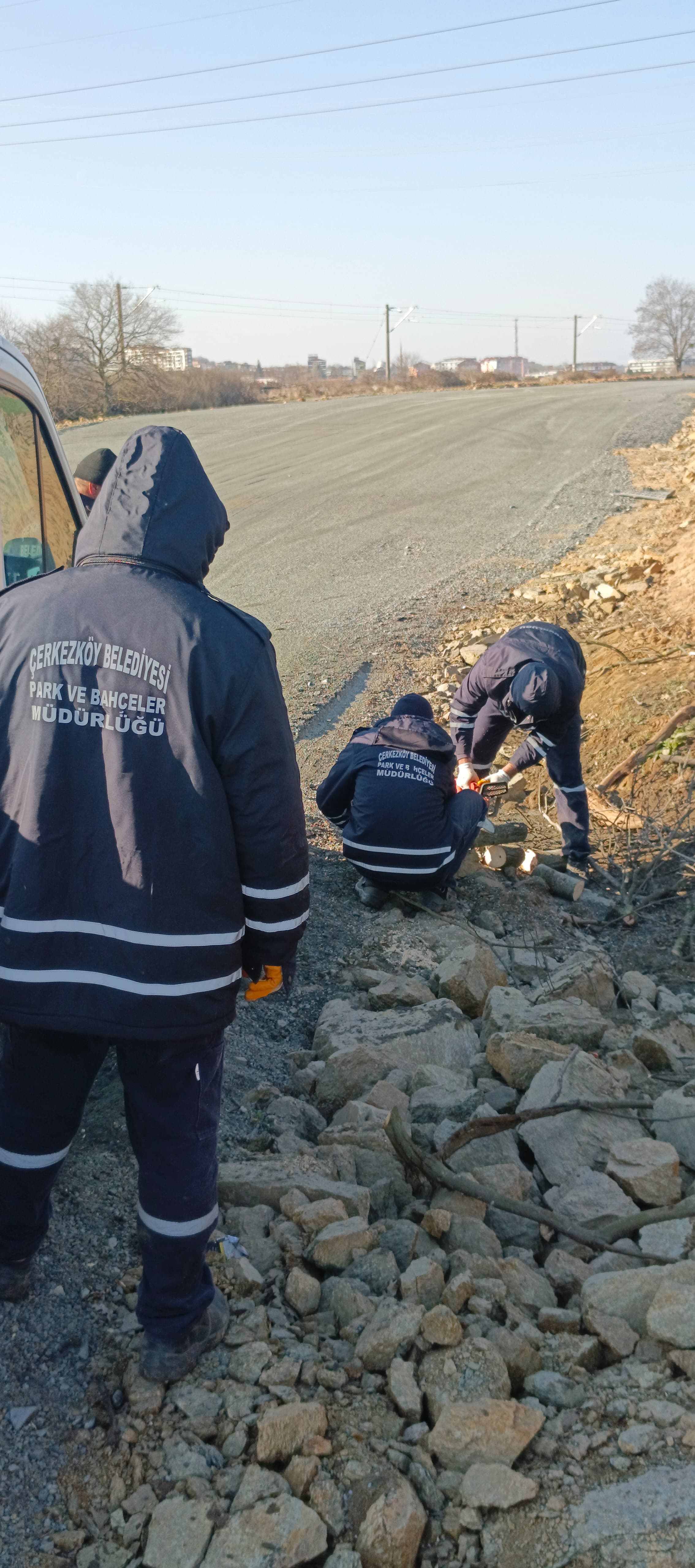 Çerkezköy Özel Endüstri Bölgesi’nden Çerkezköy Belediyesi Park Bahçeler Müdürlüğü'ne 100 Ton Odun Hibesi